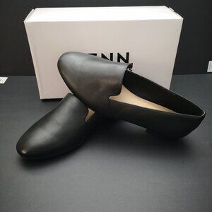New Penn. Penningtons Ladies Double Wide Size 10WW Black Faux Leather Loafers